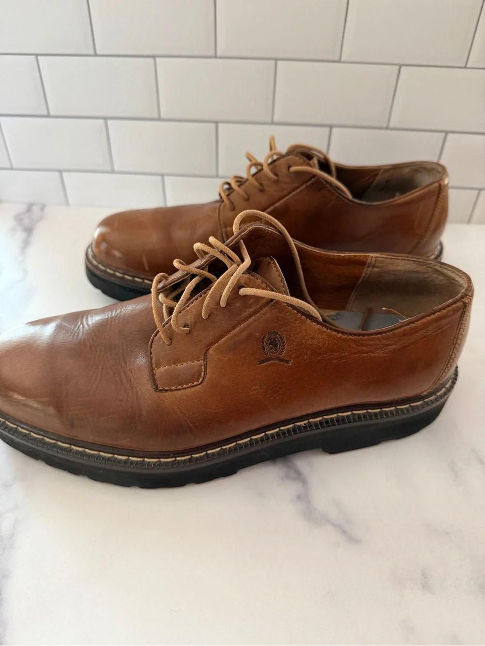 Tommy Hilfiger Men’s Brown Leather Derby Shoes Size 9 Lug Sole Lace Up